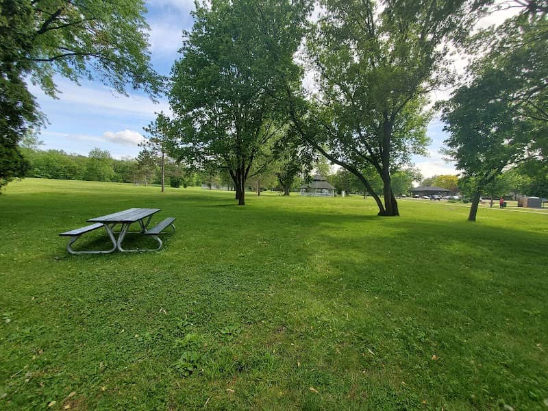 Riverside Park - Image 2