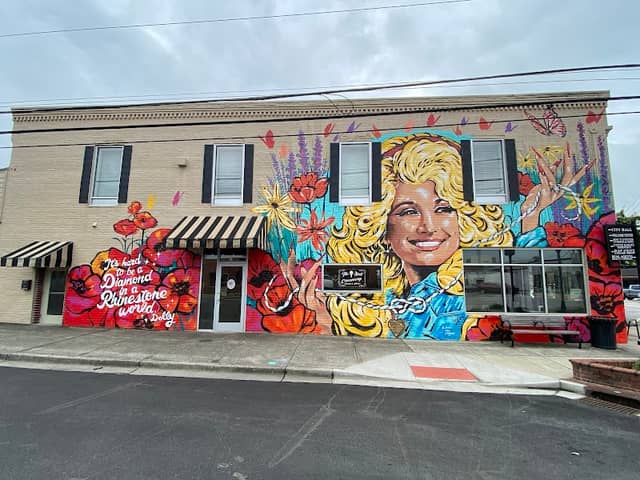 Dolly Parton Mural - Image 2