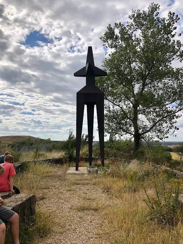 Guard of the Plains (sculpture) - Image 1