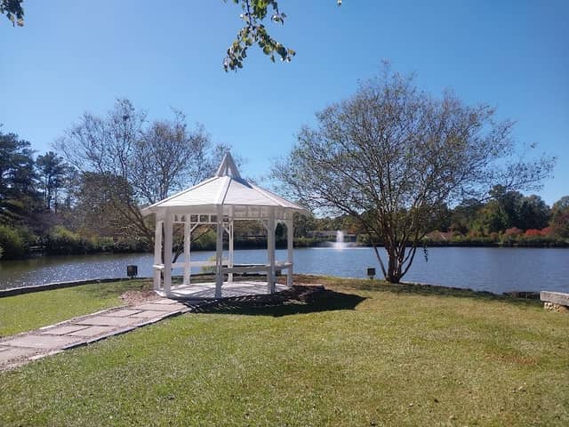 Briscoe Park - Image 1