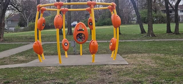 Mapleview Park - Image 1