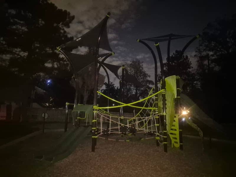 Crus Corvi Park - Image 2