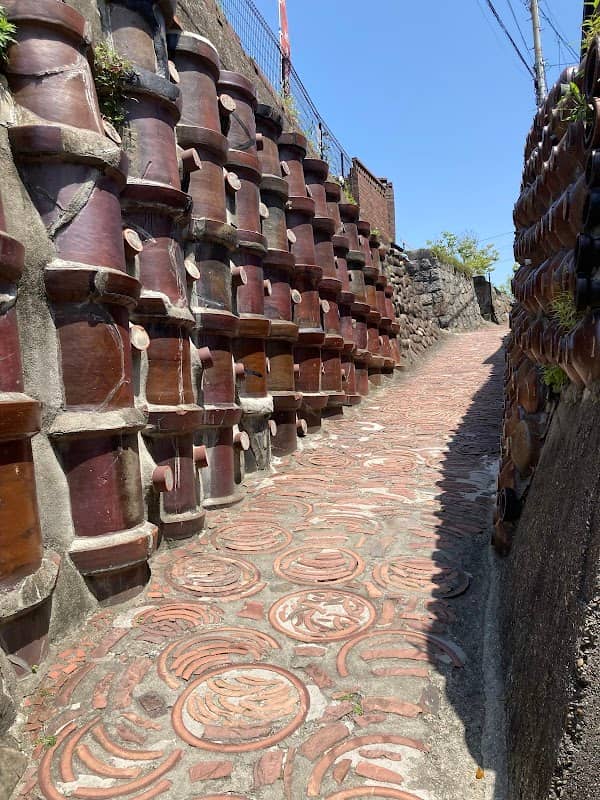 Tokoname Pottery Footpath - Image 1