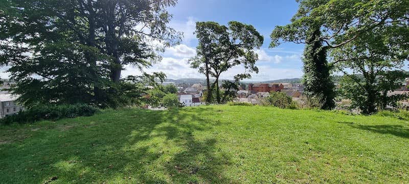 Castle Hill Green - Image 2