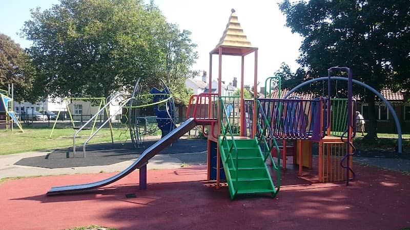 Victoria Park and playground - Image 2