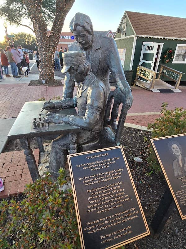 Telegraph Statue - Image 1