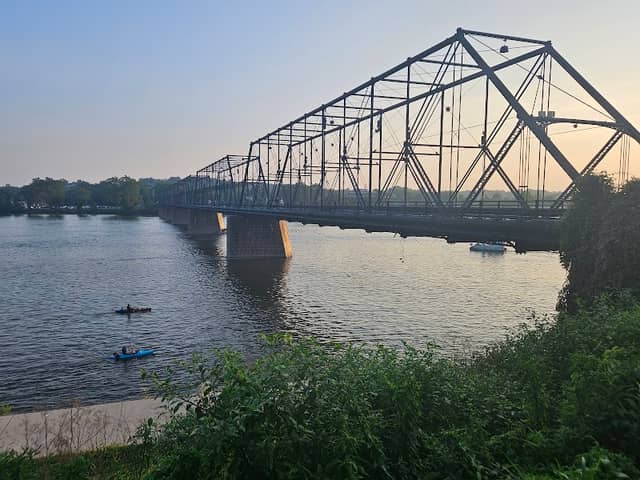 Riverfront Park - Image 1