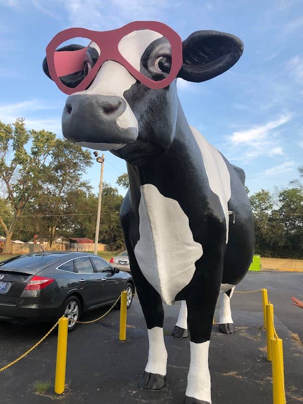 Big Cow Statue - Image 2