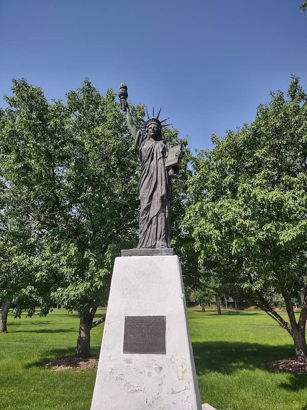 Statue of Liberty Replica - Image 3