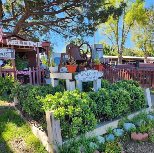 Montebello Barnyard Zoo - Image 1
