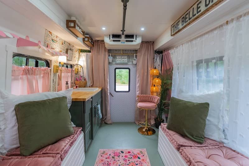 The Belle Bus : The Belle Of Belgrade - Image 1