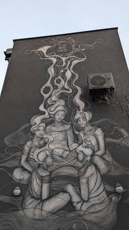 Mural 100 lat Praw Kobiet - Image 1