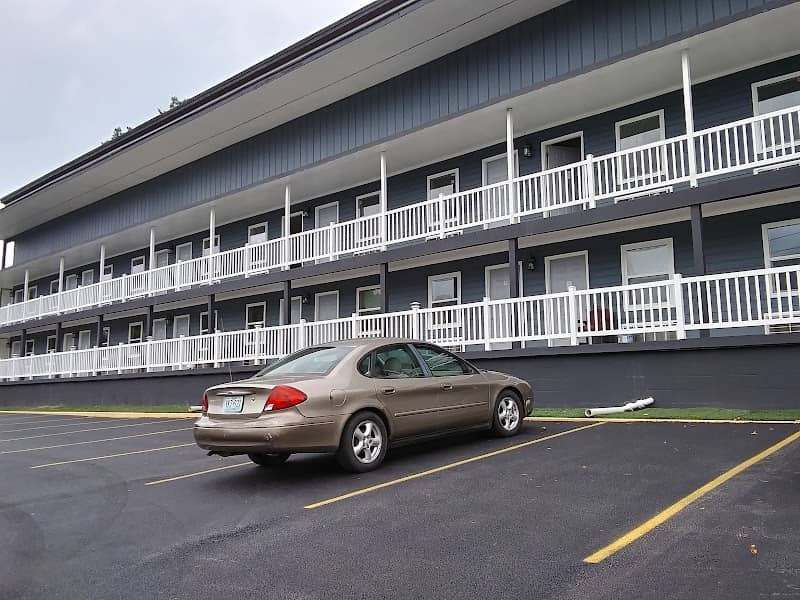 Taneycomo Motor Lodge - Image 1