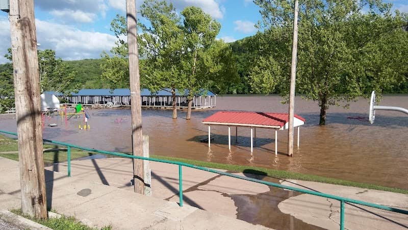 Taneycomo Motor Lodge - Image 2