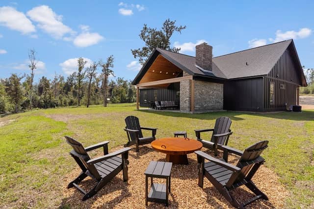 4 Feathers Plantation - Image 1