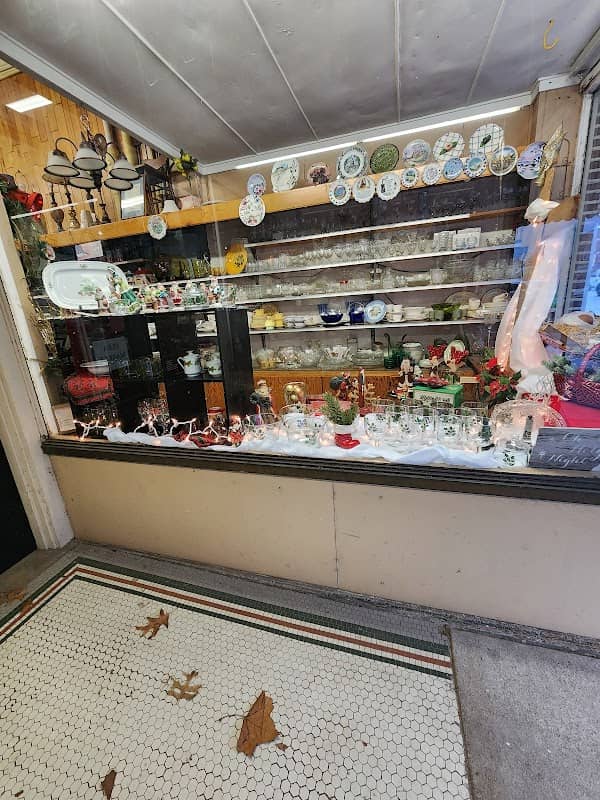 Goldman's Fleamarket - Image 2