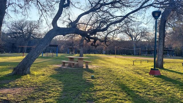 Faunt Le Roy Park - Image 1