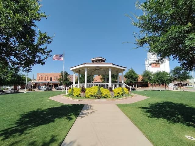 Carrollton Square - Image 2