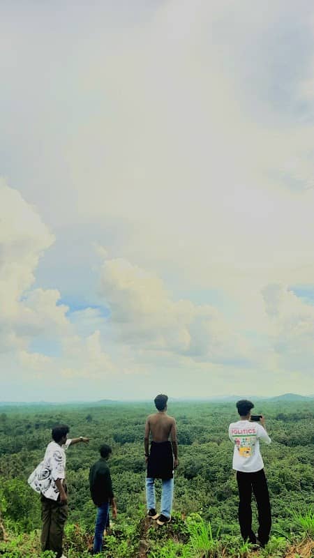 Parambaremkunnu, koottampara - Image 3