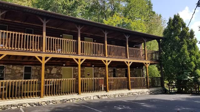 Stony Creek Lodge - Image 2
