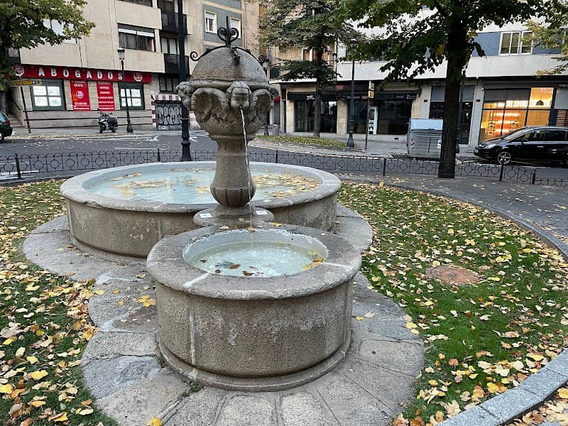 Fuente ornamental - Image 1