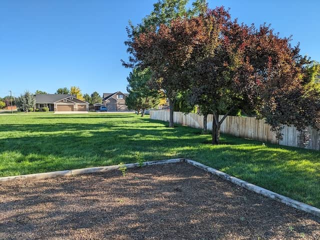 Quiet Spring Park - Image 2