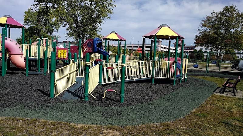 Arch Street Park - Image 2