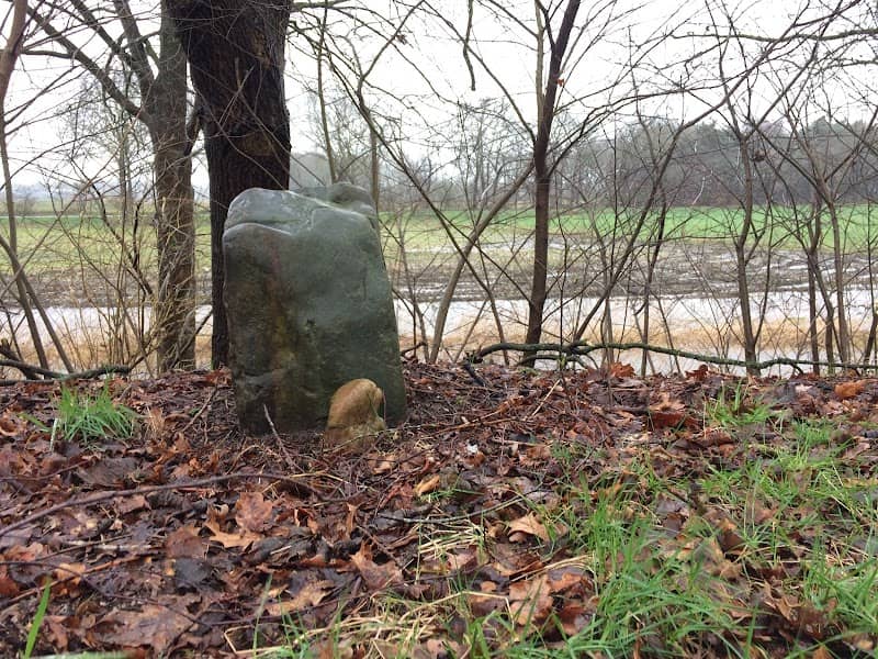 Natuurdankplaats MAM OerVecht steencirkel 52+12+1 Moeder Aarde Monument - Image 1