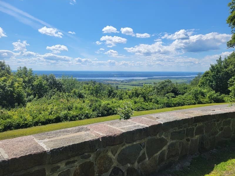 Étienne-Brûlé Lookout - Image 1