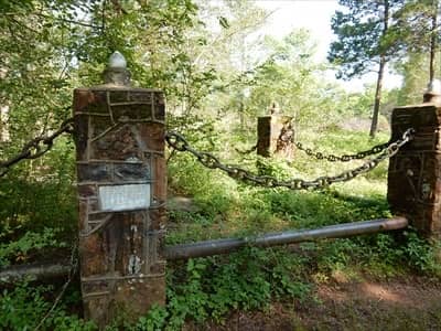 Fuller park - Image 1