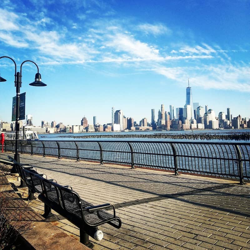 Hudson River Waterfront Walkway - Image 3