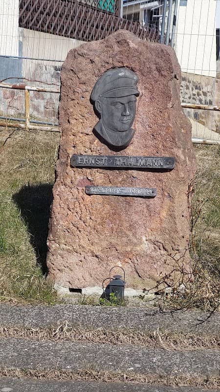 Ernst Thälmann Gedenkstein - Image 1