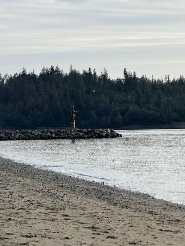 Ambleside Beach - Image 3