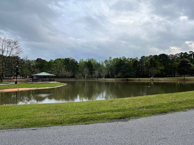 Huddleston Pond Park - Image 1