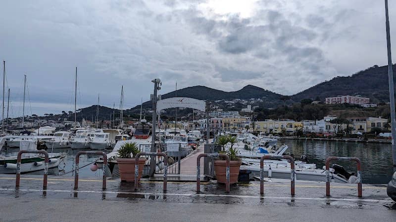 Imbarco Giro Isola da Casamicciola - Ischia Escursioni - Image 1