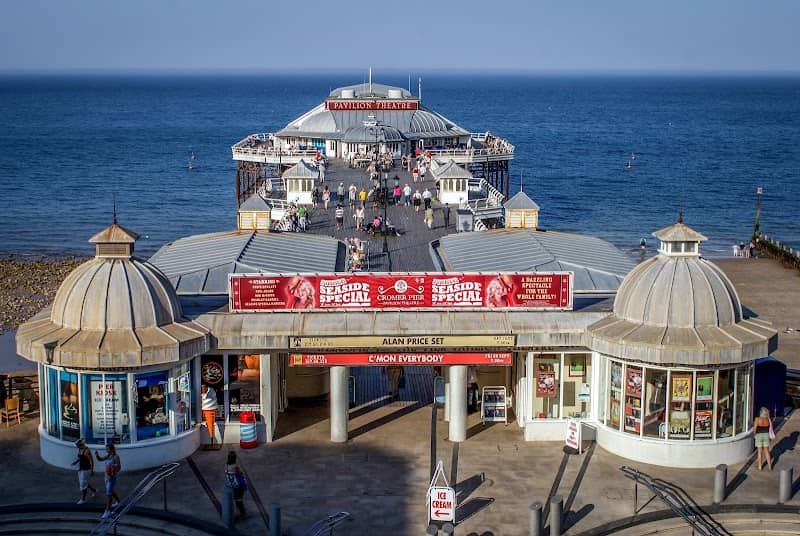 Cromer Esplanade - Image 2