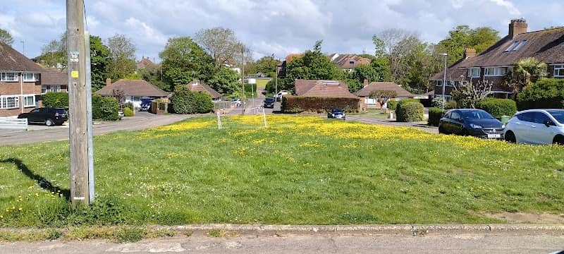 Seafield Close Green - Image 1