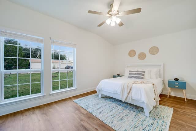 Lago Vista Lake House - Image 2