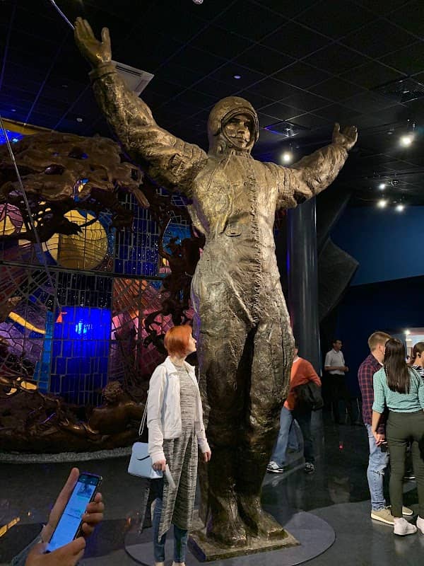 Space Conquerors Monument - Image 3