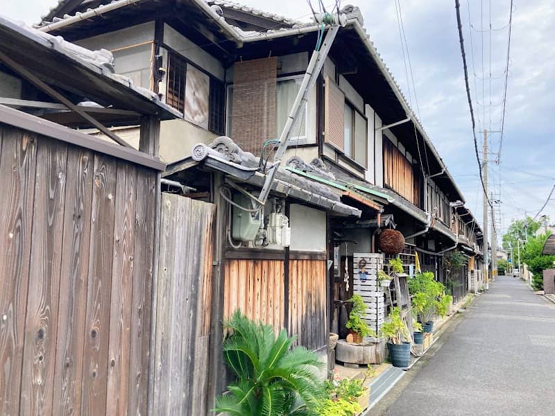 十六軒長屋 - Image 1
