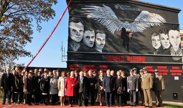 Mural "Skrzydła Wolności" - Image 1