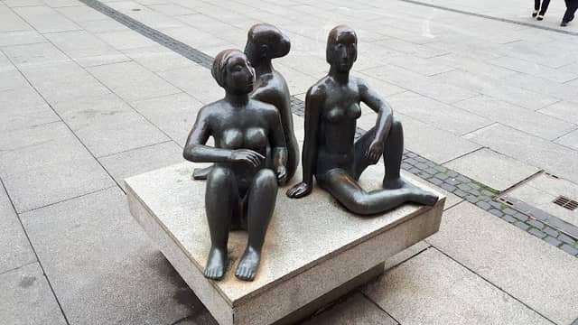 Skulptur Drei Frauen - Image 1