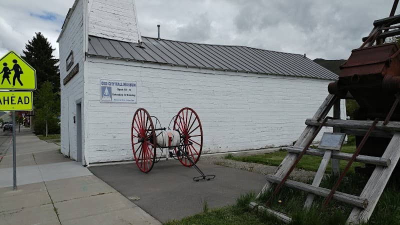 Bonning Cabin - Image 1