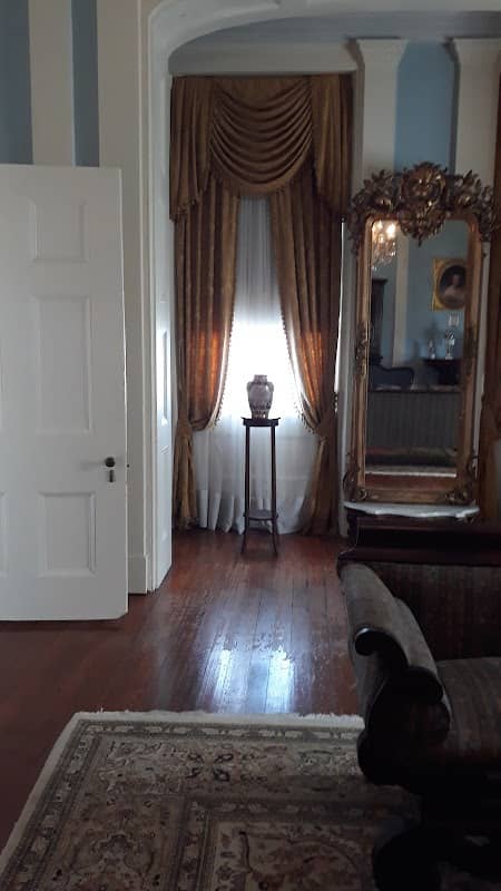 Lee Home - Image 2