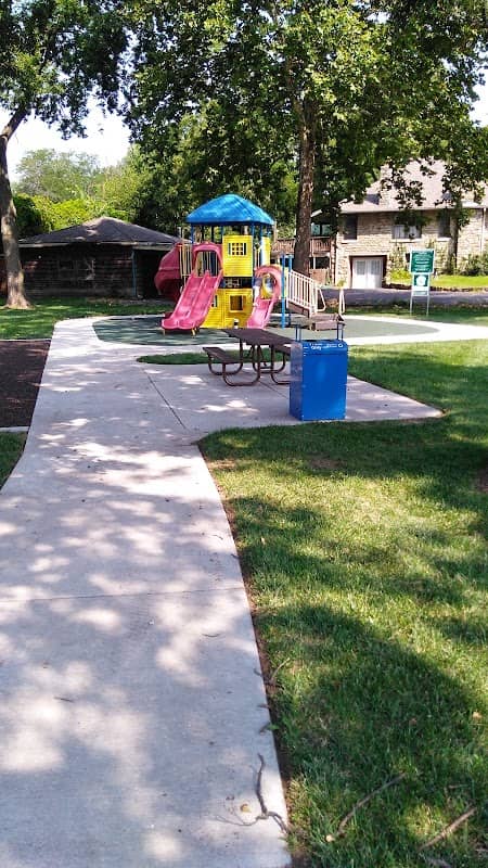 Caenen Community Park - Image 1