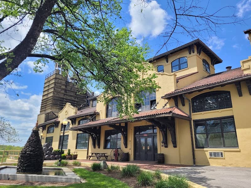 Four Roses Distillery - Image 1