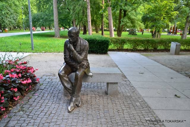 Ławeczka Stefana Żeromskiego w Konstancinie-Jeziornie - Image 1