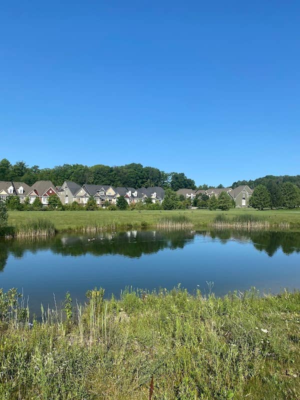 Village Gate Pond Park - Image 1