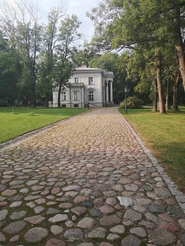 Pałac Marchwickich w Brzeźnie - Image 2