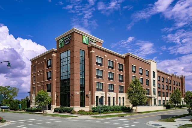Holiday Inn Express & Suites Franklin - Berry Farms by IHG - Image 1